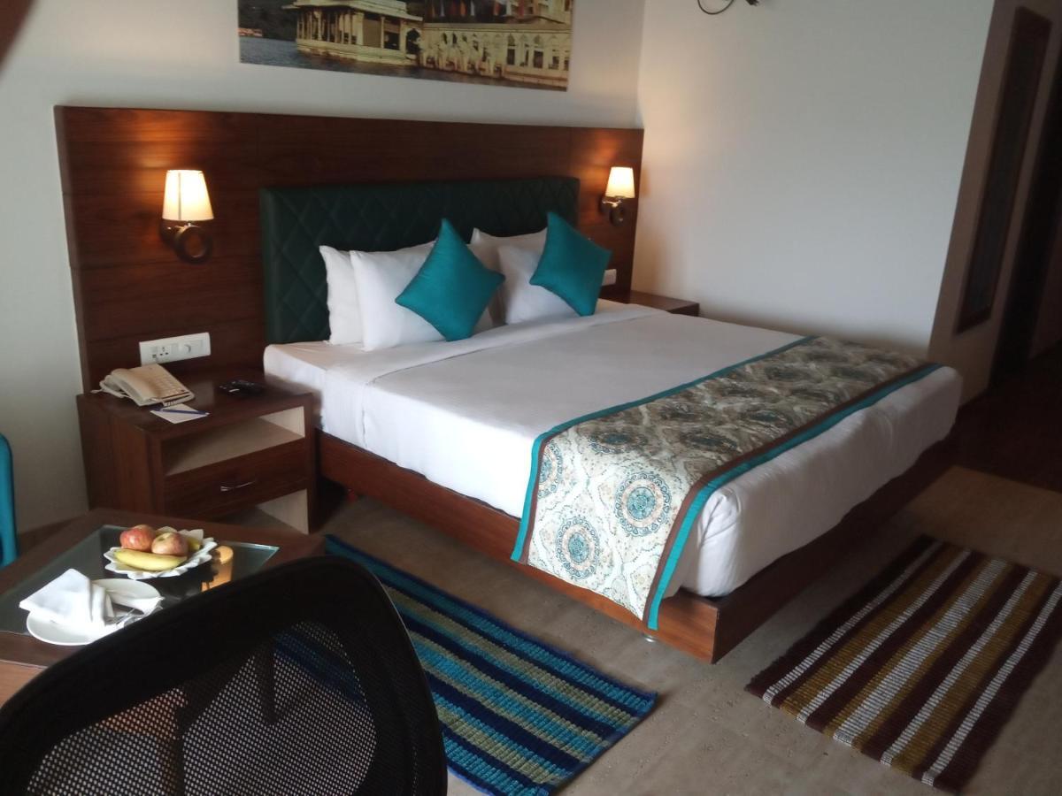 Bamboo Saa Resort & Spa - Udaipur Extérieur photo